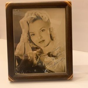 Vintage Autographed Headshot Photo Of Actress Elisabeth Fraser. Memorabilia.